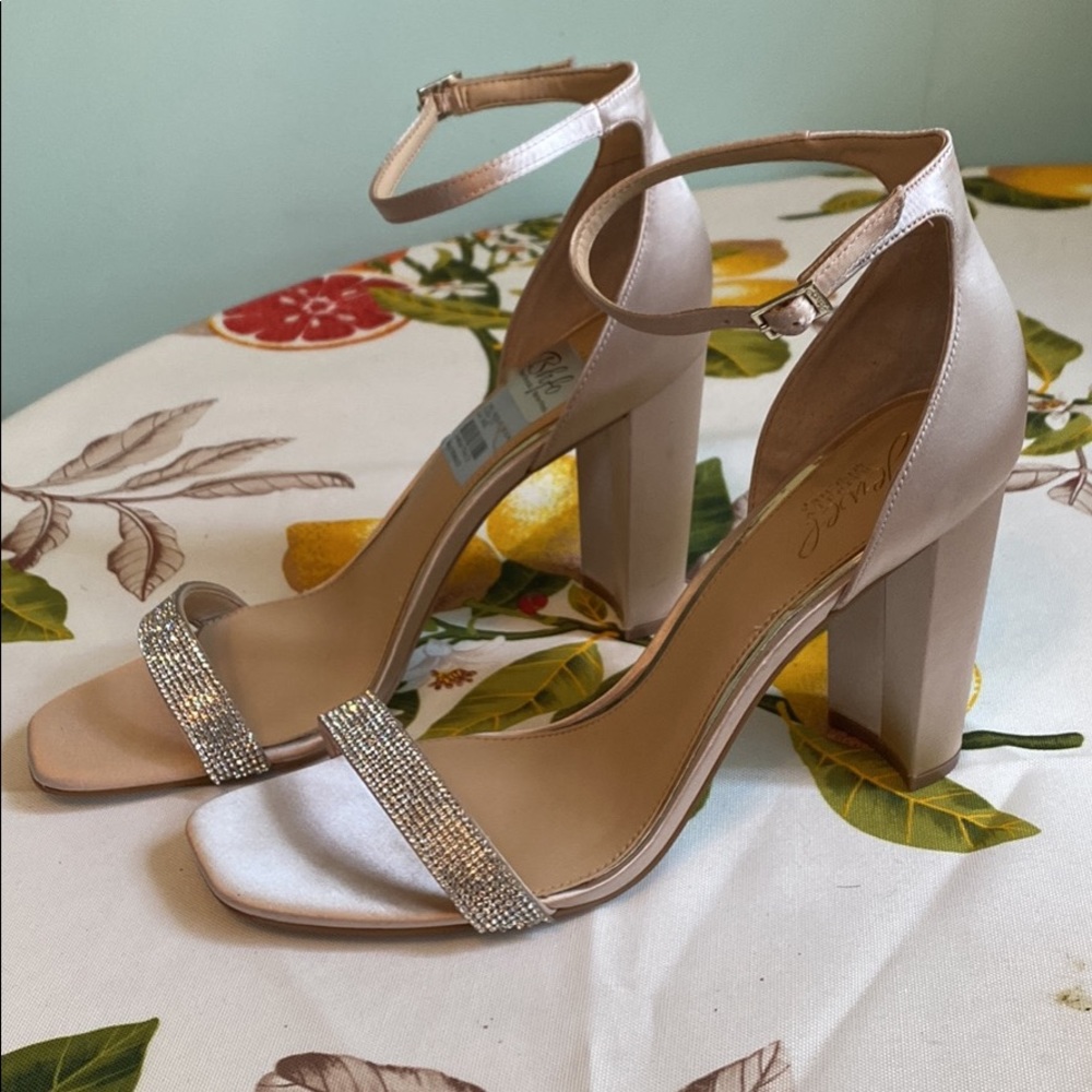Jeweled Badgley Mischka size 11 rhinestone heels